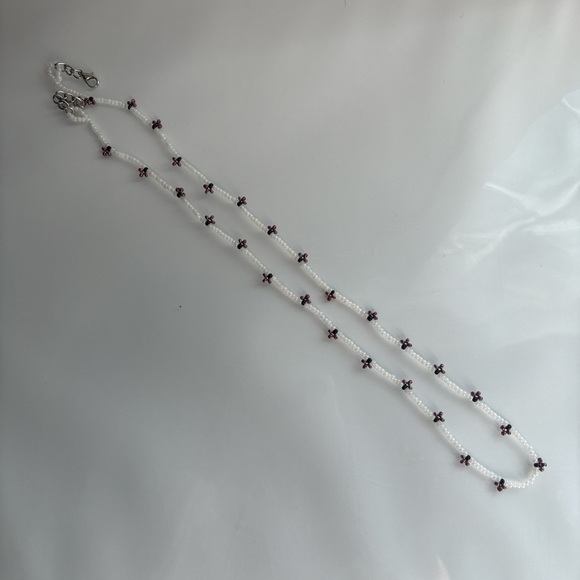 Jewelry - Elegant Pearl and Floral Necklace